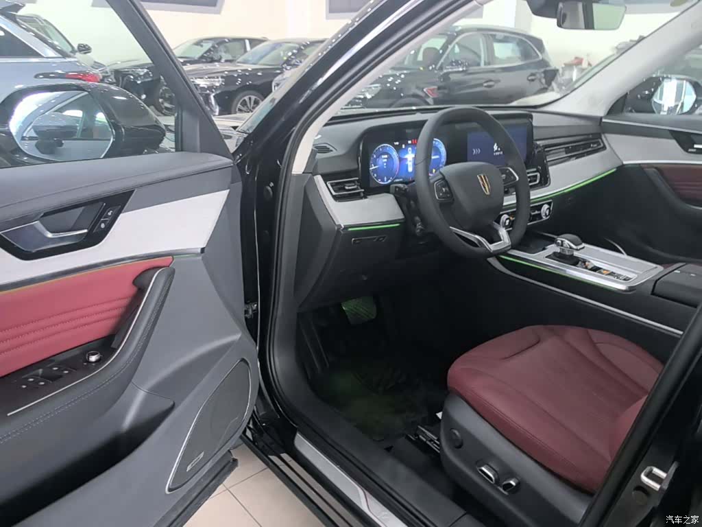 Hongqi HS5, 2025 16