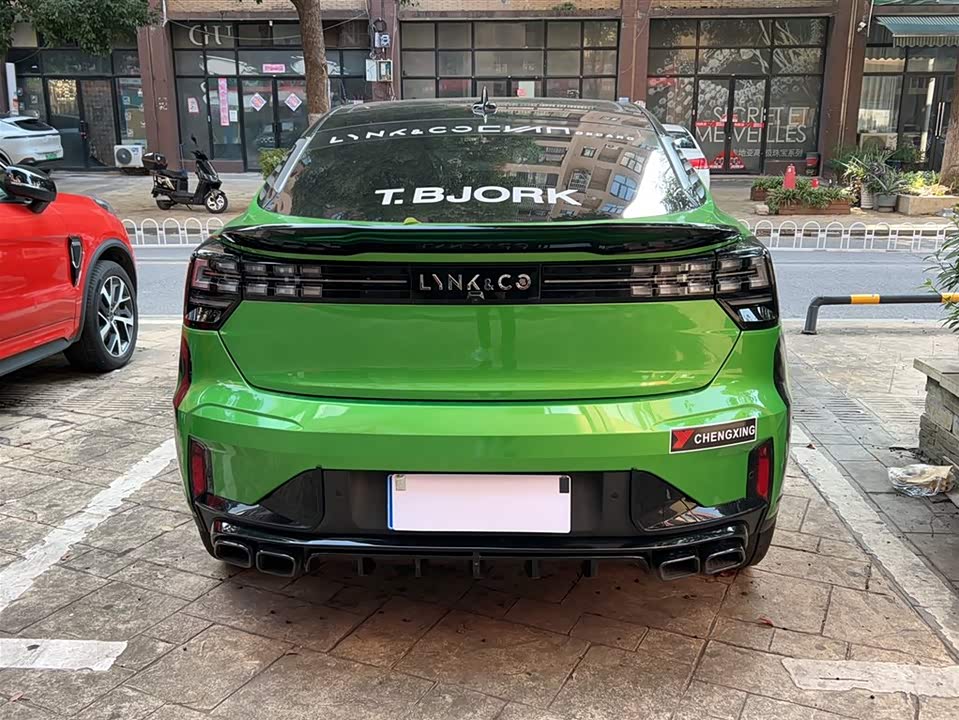 Lynk & Co 05