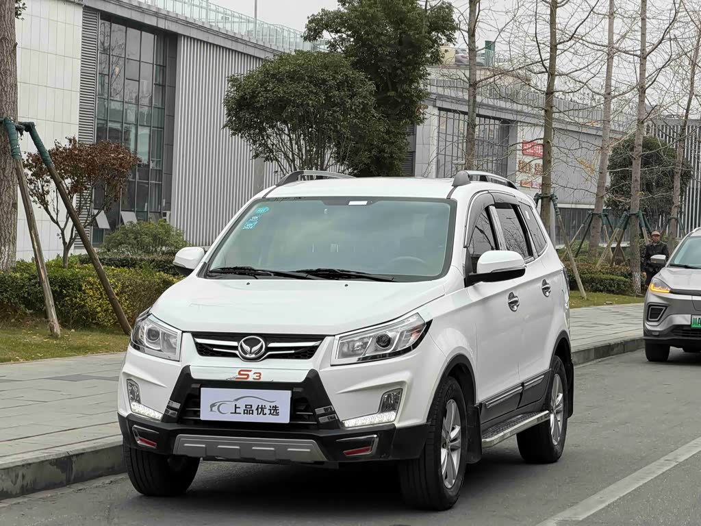 BAIC S3