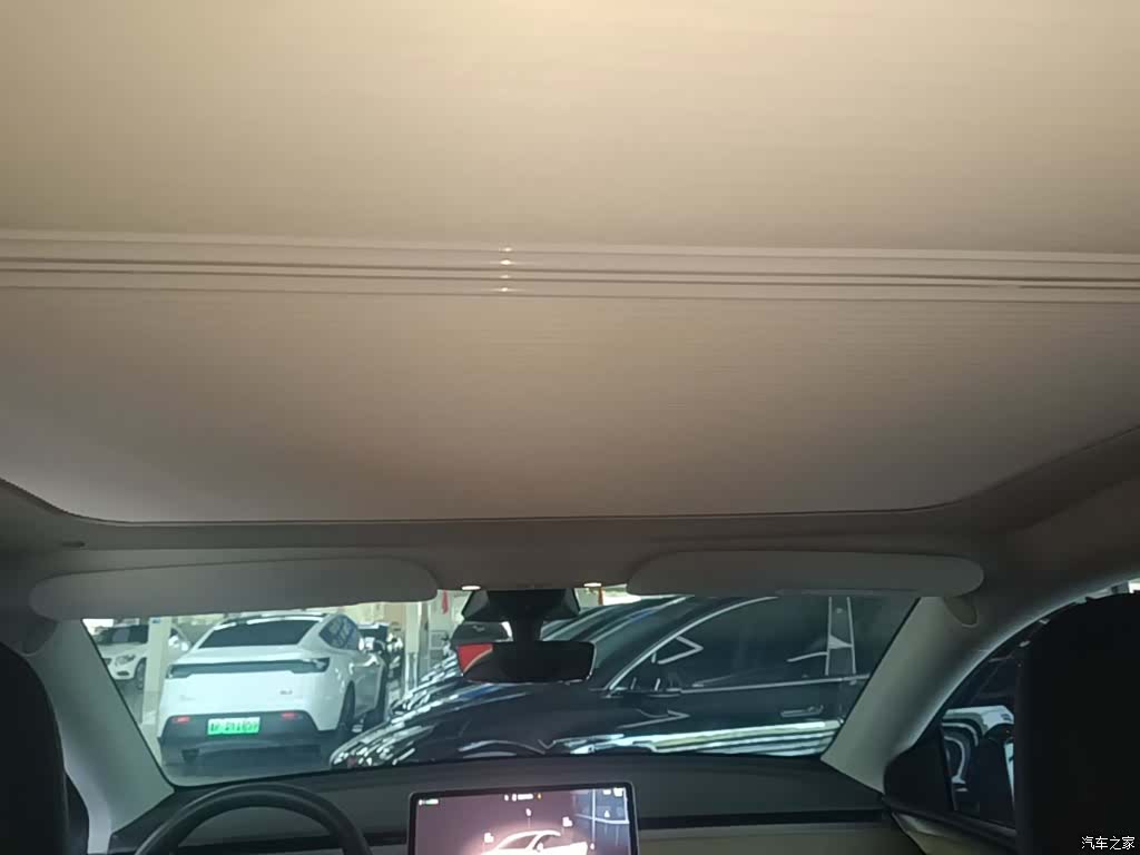 Tesla Model Y, 2022 18