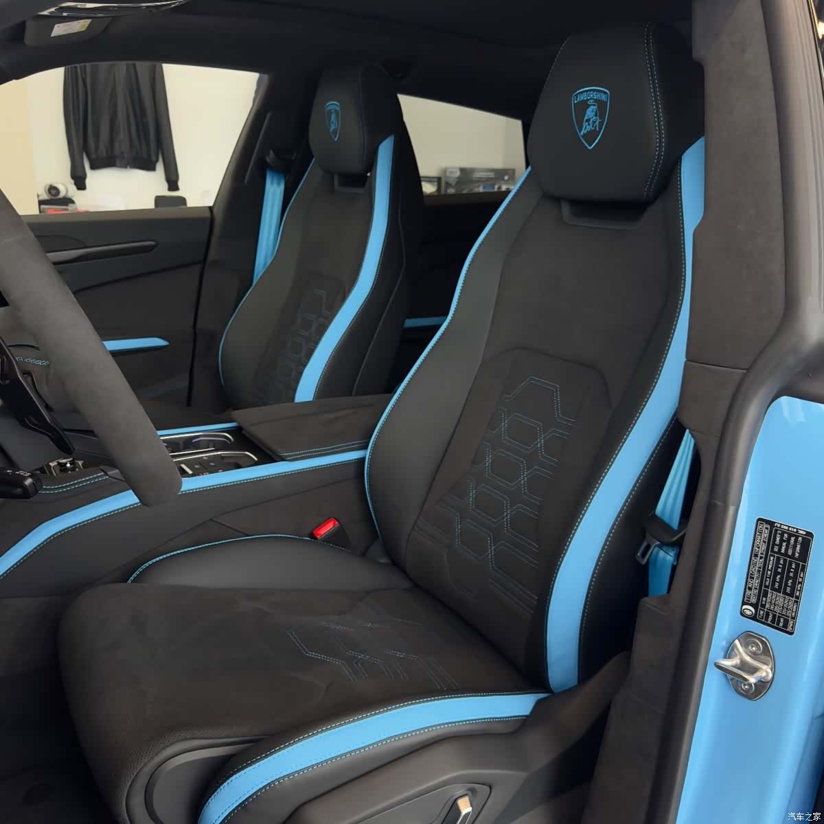 Lamborghini Urus, 2025 4
