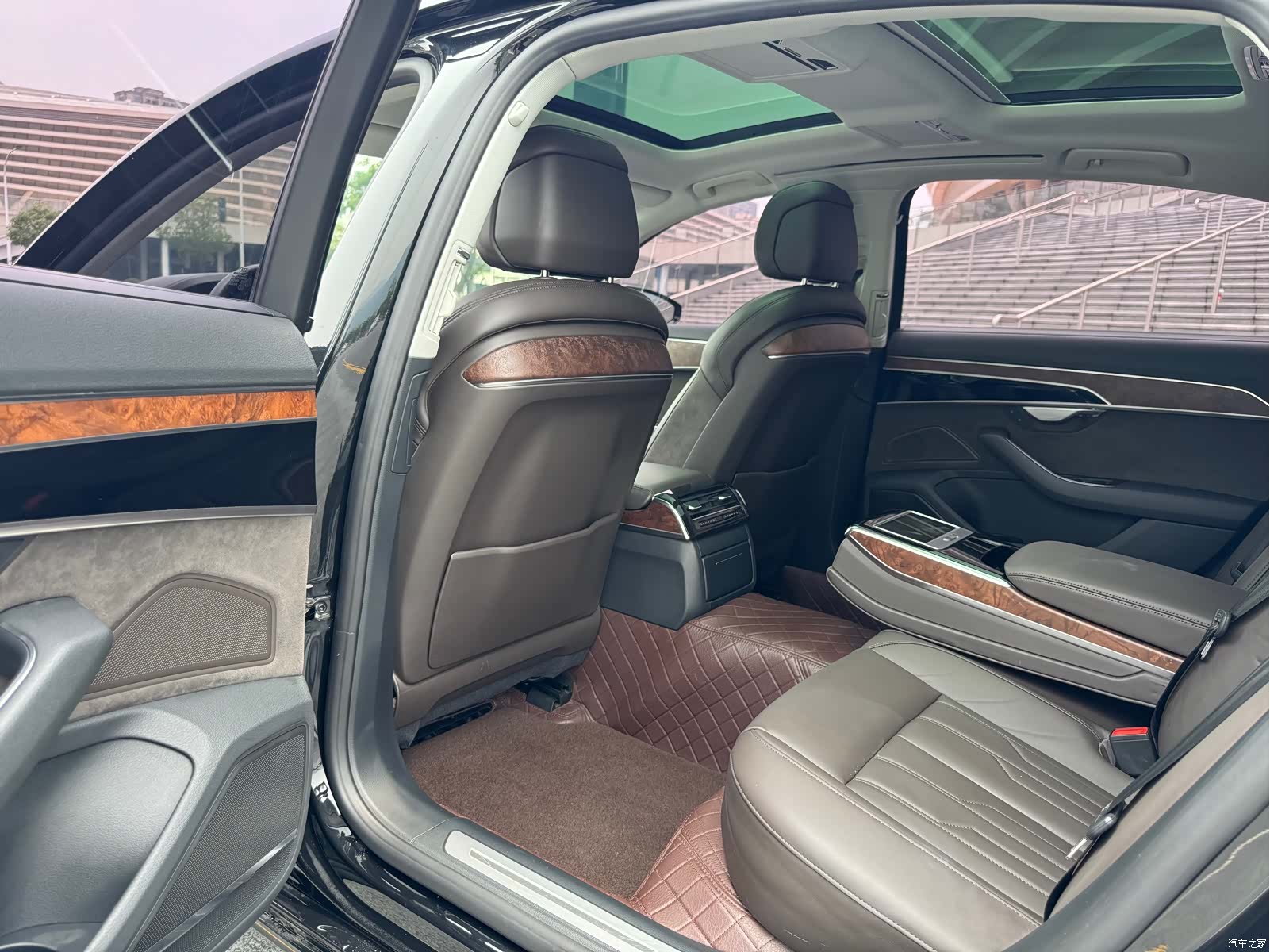 Audi A8L, 2018 11