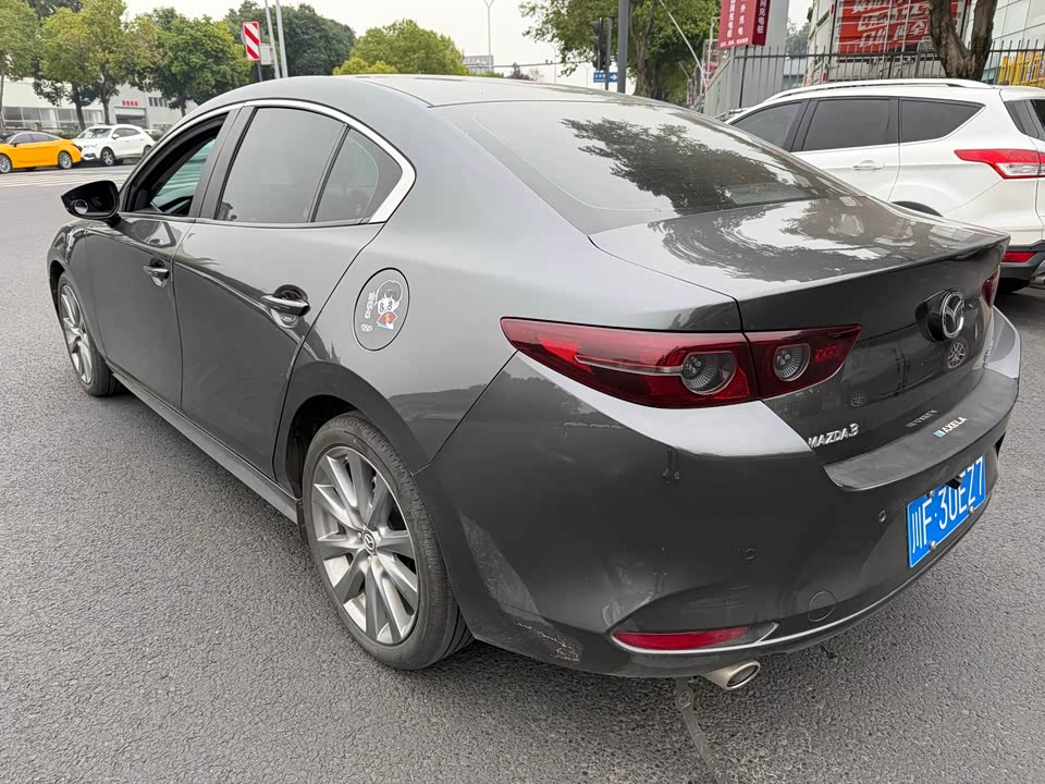 Mazda 3 Angkesaila