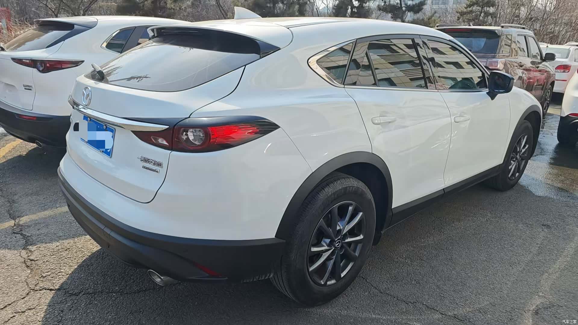 Mazda CX-4, 2023 все фото