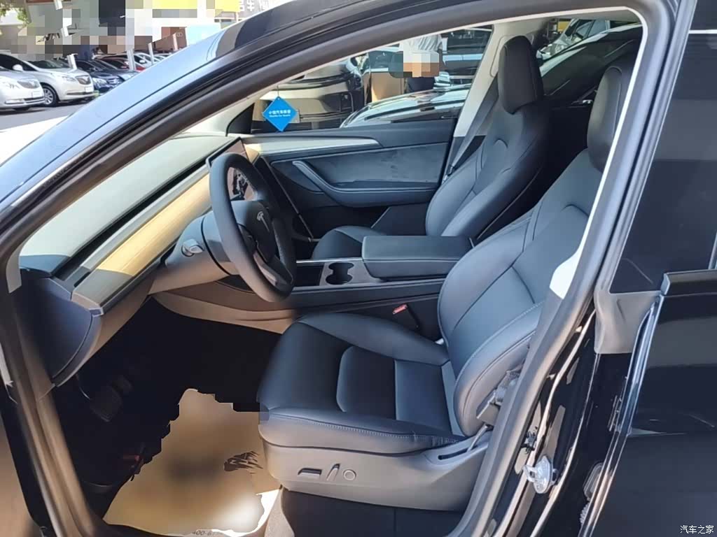 Tesla Model Y, 2023 15