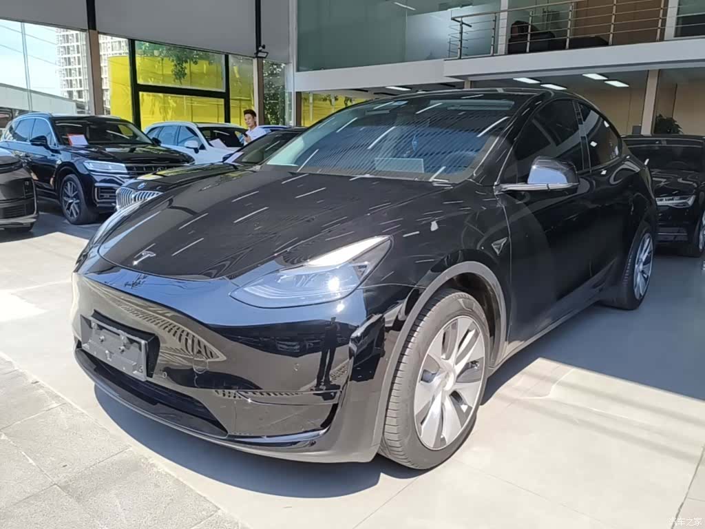 Tesla Model Y, 2023 2