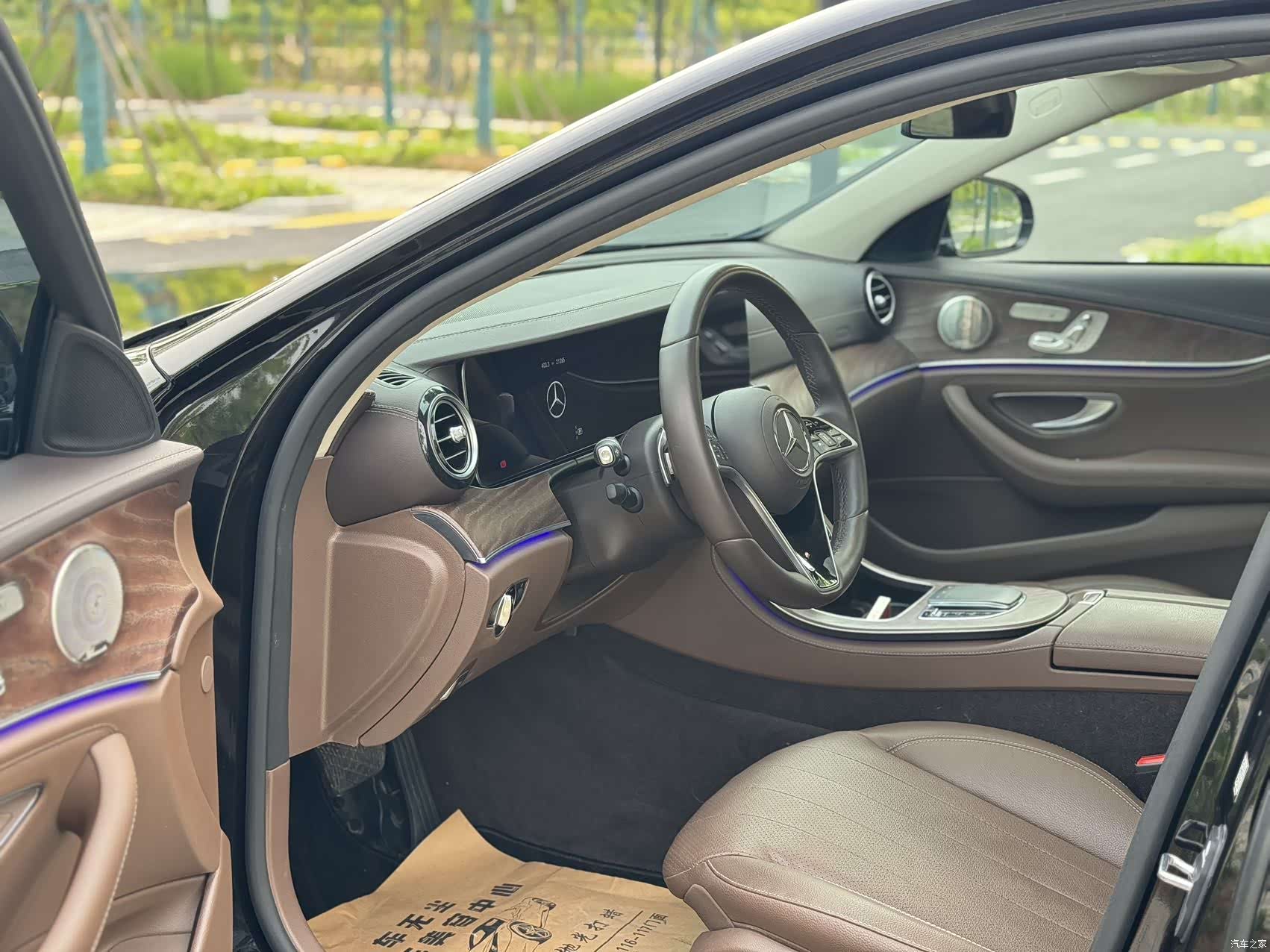 Mercedes-Benz E-Class, 2023 4