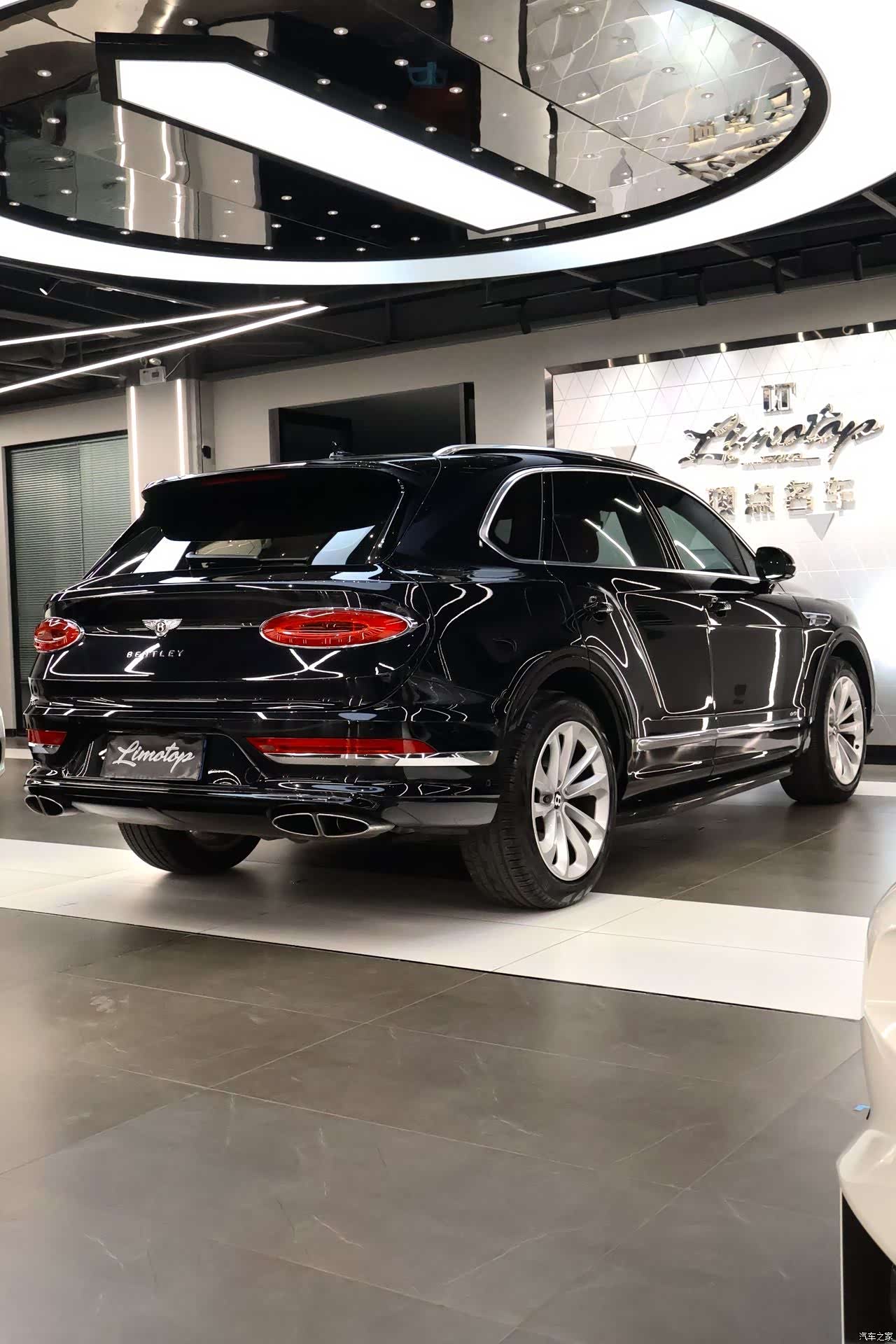 Bentley Bentayga, 2021 4