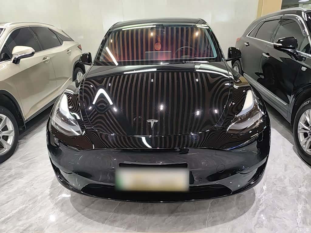 Tesla Model Y, 2022 3