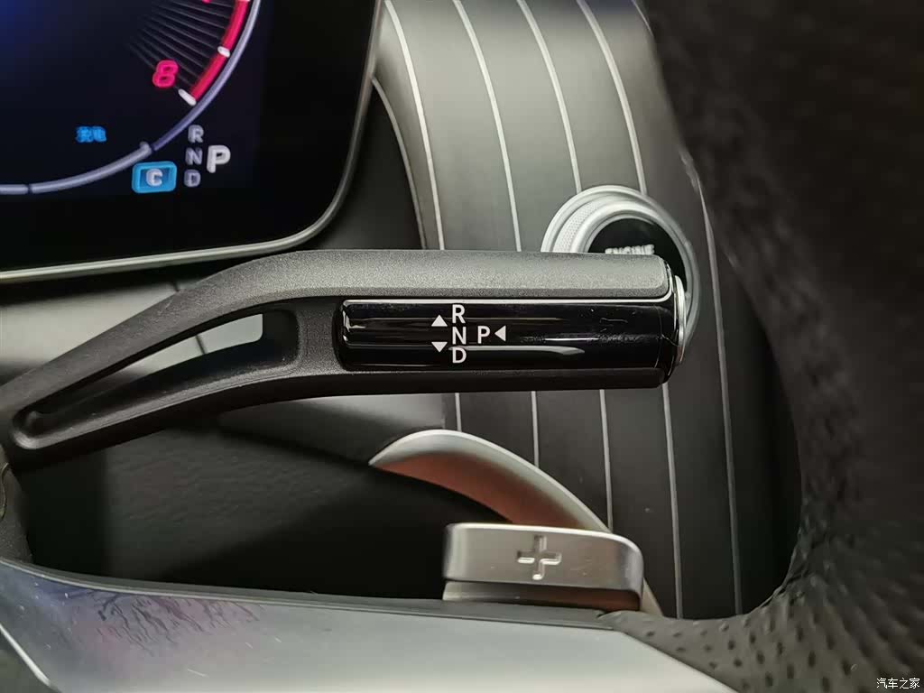 Mercedes-Benz GLC, 2023 13