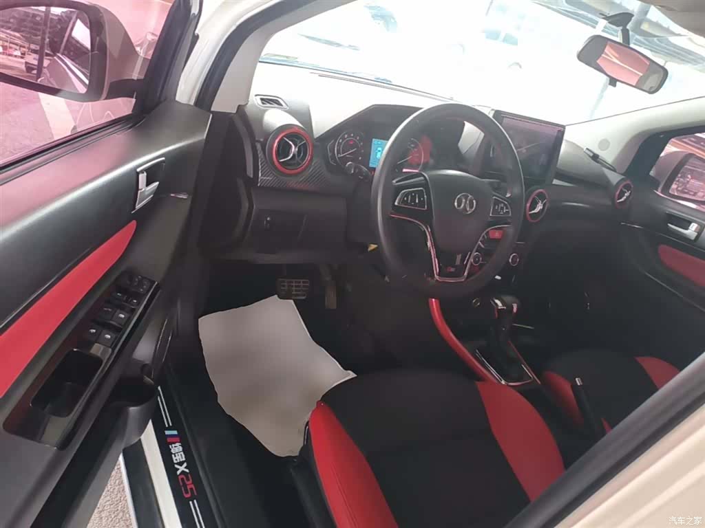 BAIC X25, 2018 16