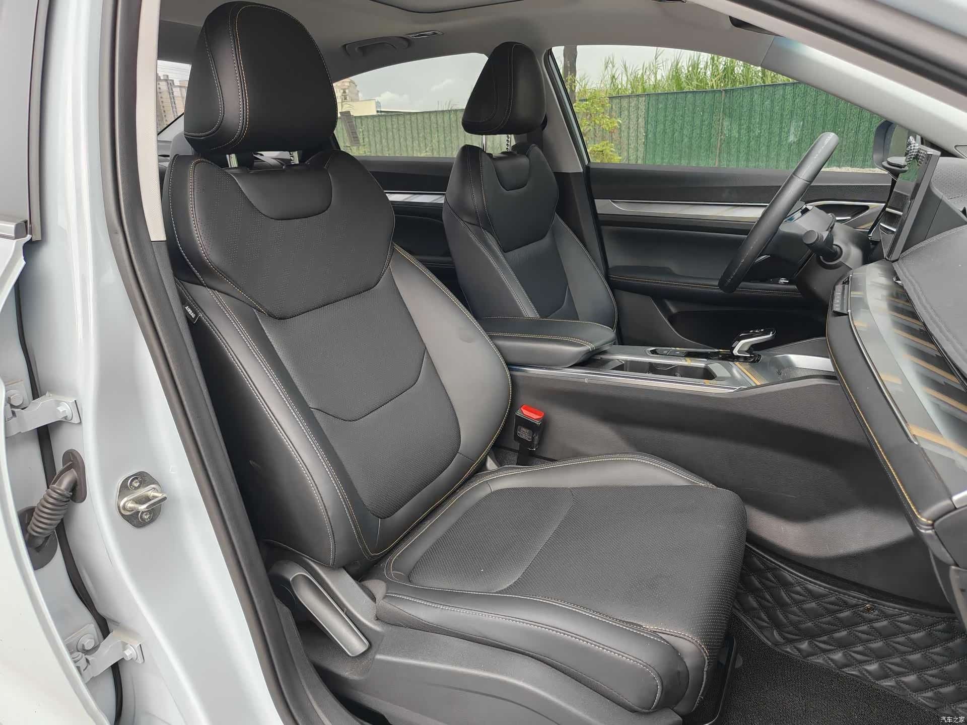 Geely Emgrand, 2023 18