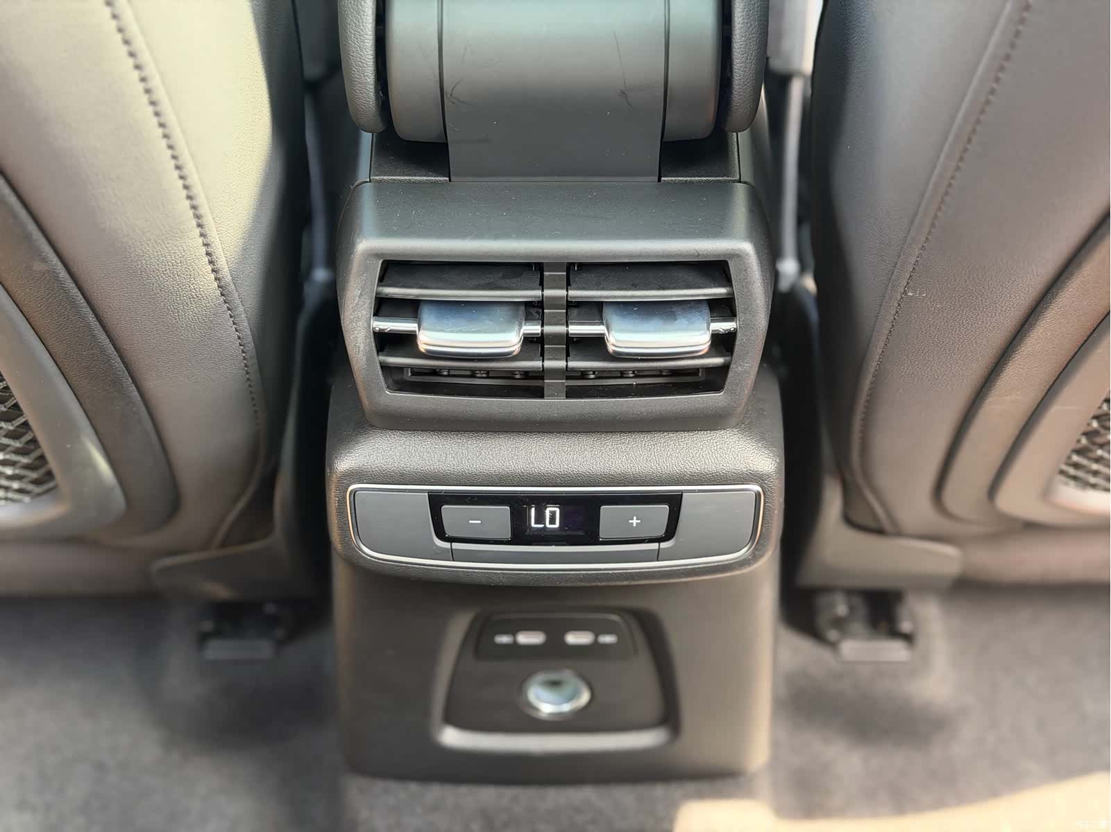Audi Q4 e-tron, 2023 13
