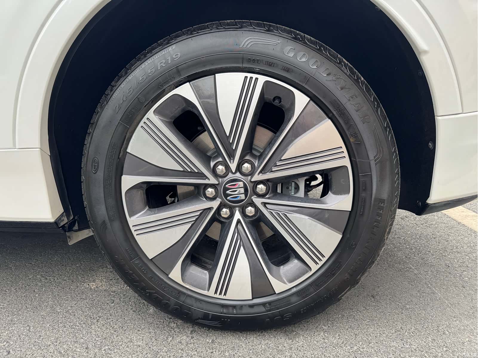 Buick E5, 2025 10