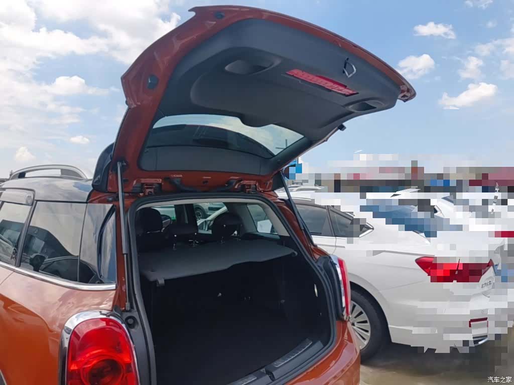 Mini Countryman, 2019 19
