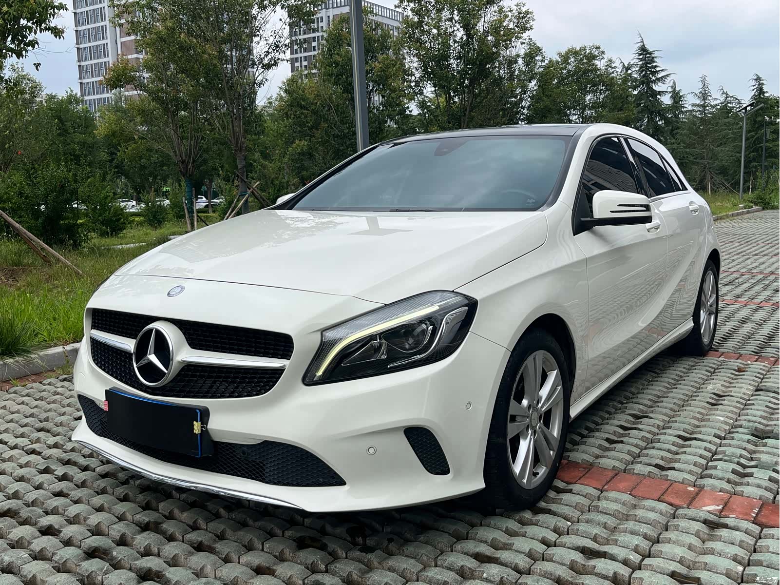 Mercedes-Benz A-Class, 2017 1