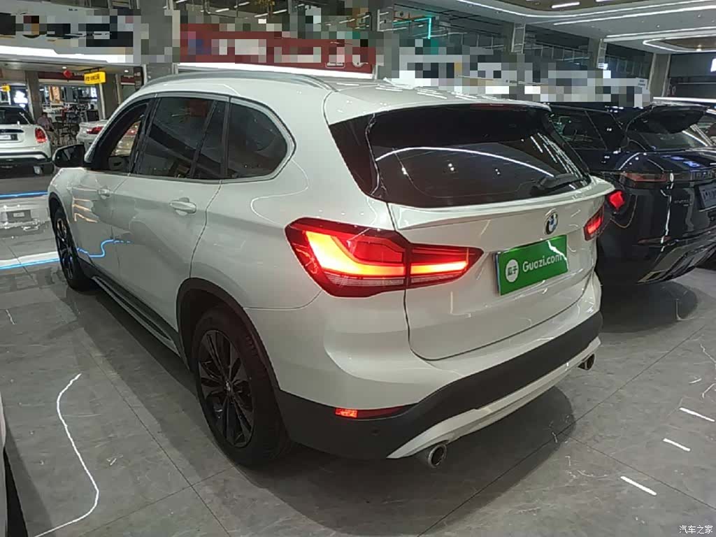 BMW X1, 2021 все фото