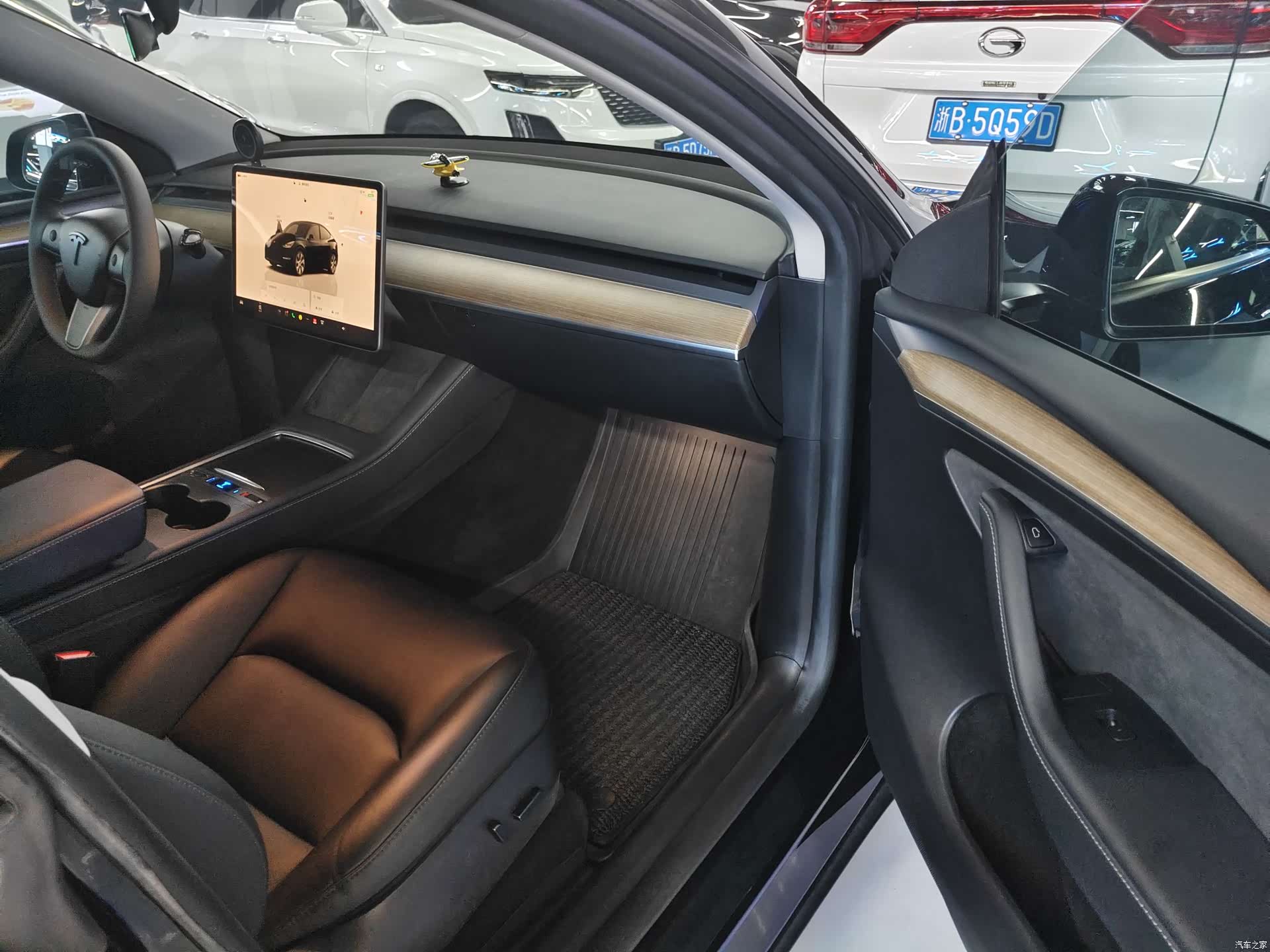 Tesla Model Y, 2022 17