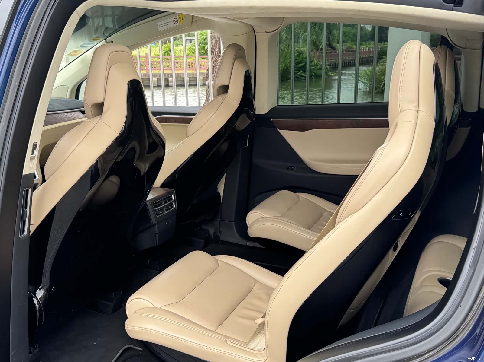 Tesla Model X, 2017 11