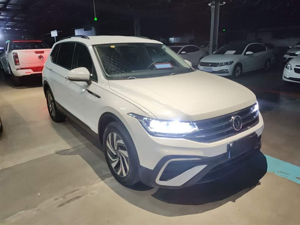 Volkswagen Tiguan L