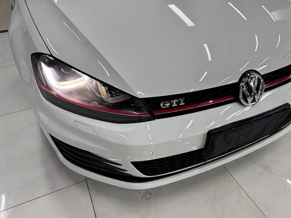 Volkswagen Golf GTI
