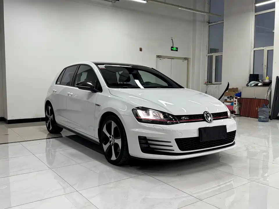 Volkswagen Golf GTI
