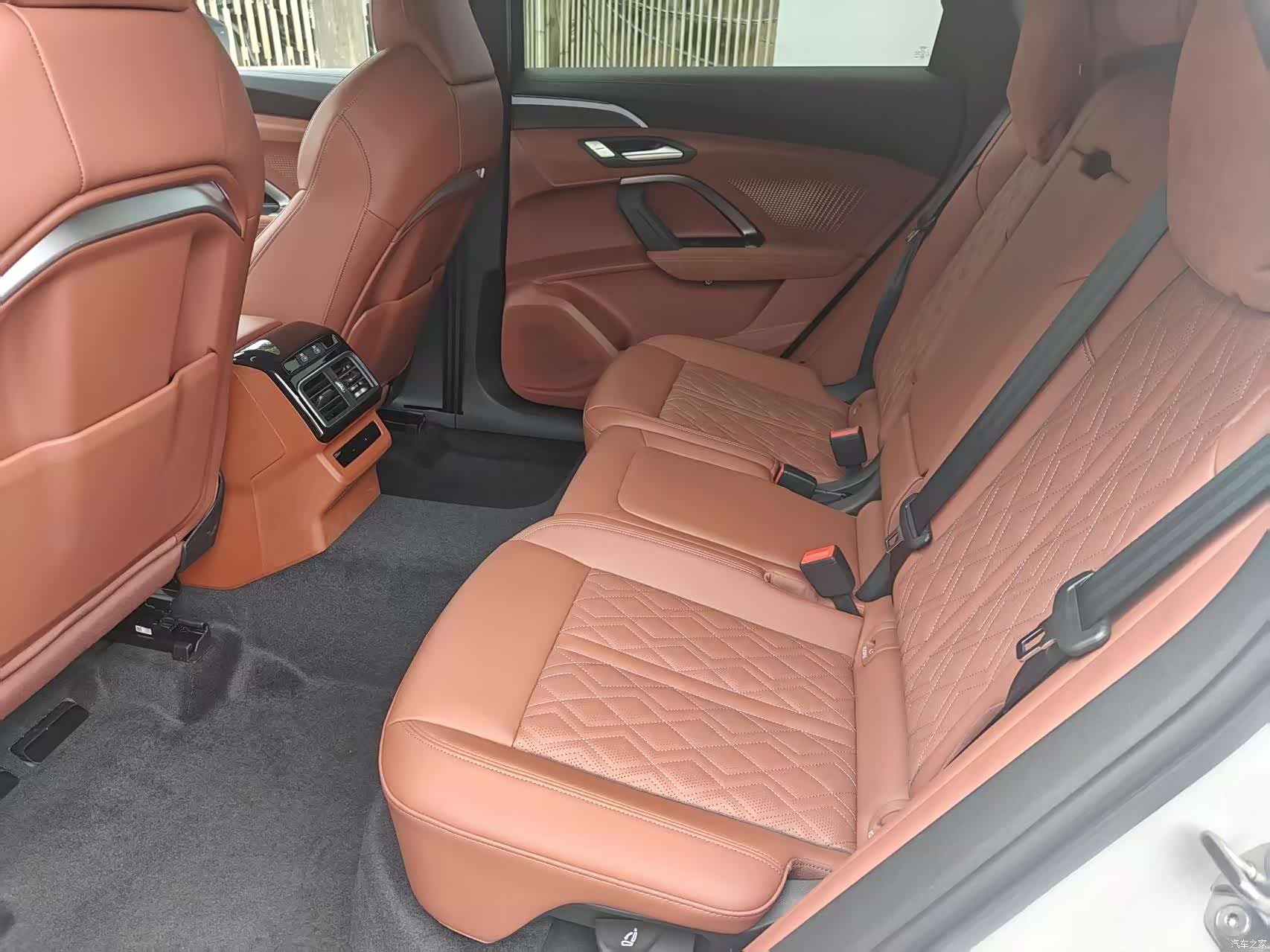 Audi Q5L, 2026 16