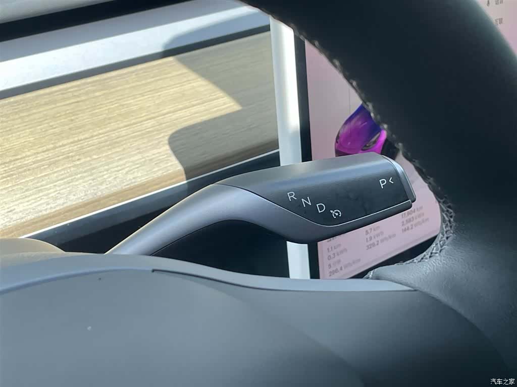 Tesla Model Y, 2023 20