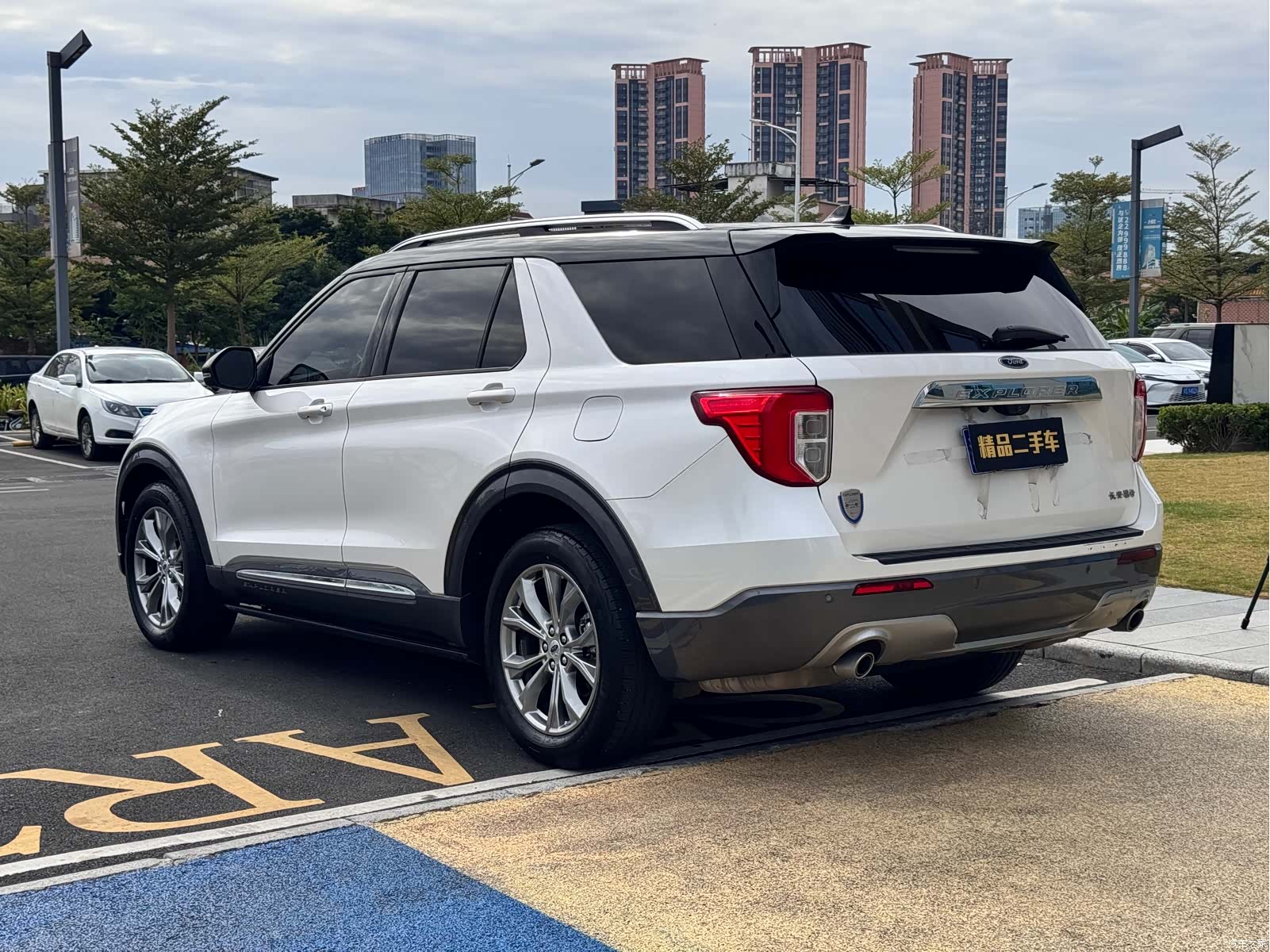 Ford Explorer, 2021 12
