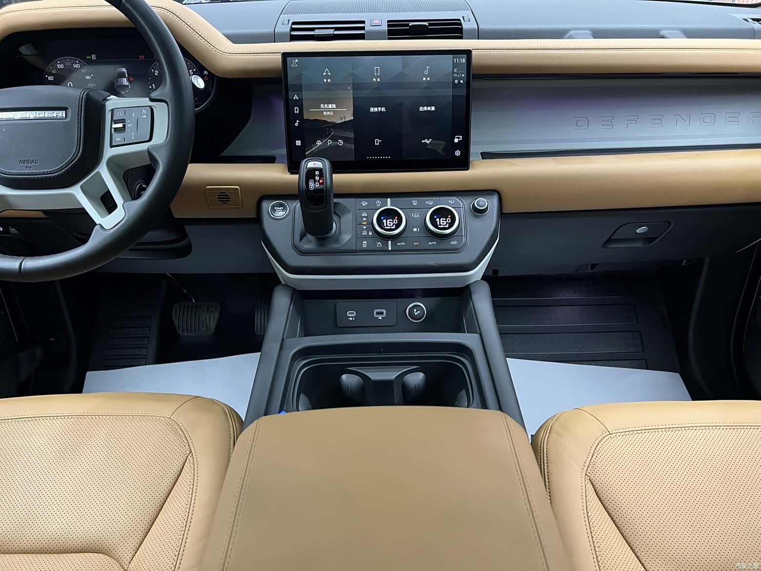 Land Rover Defender, 2024 19