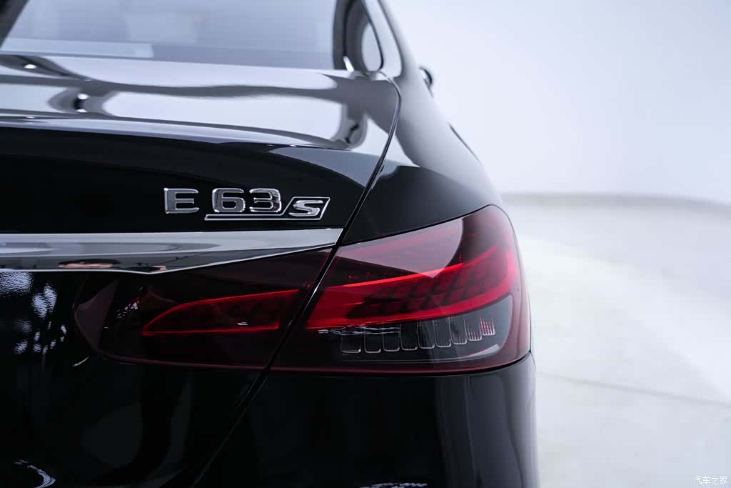 Mercedes-Benz E-Class, 2022 10