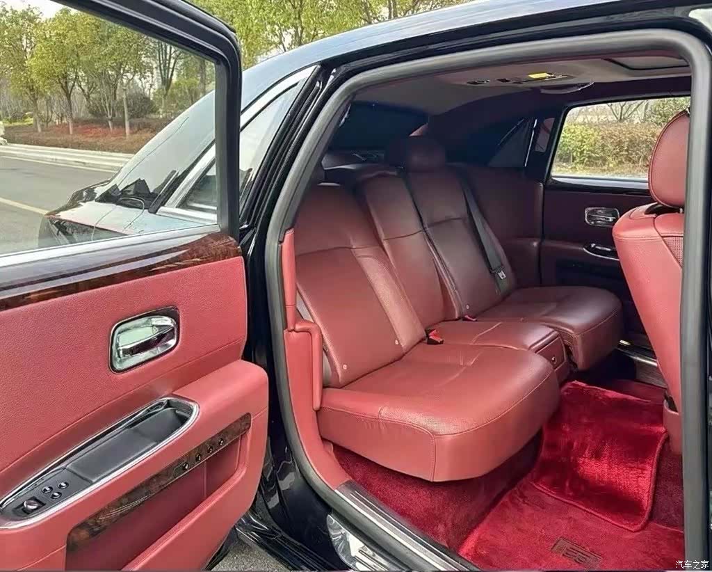 Rolls-Royce Ghost, 2013 7