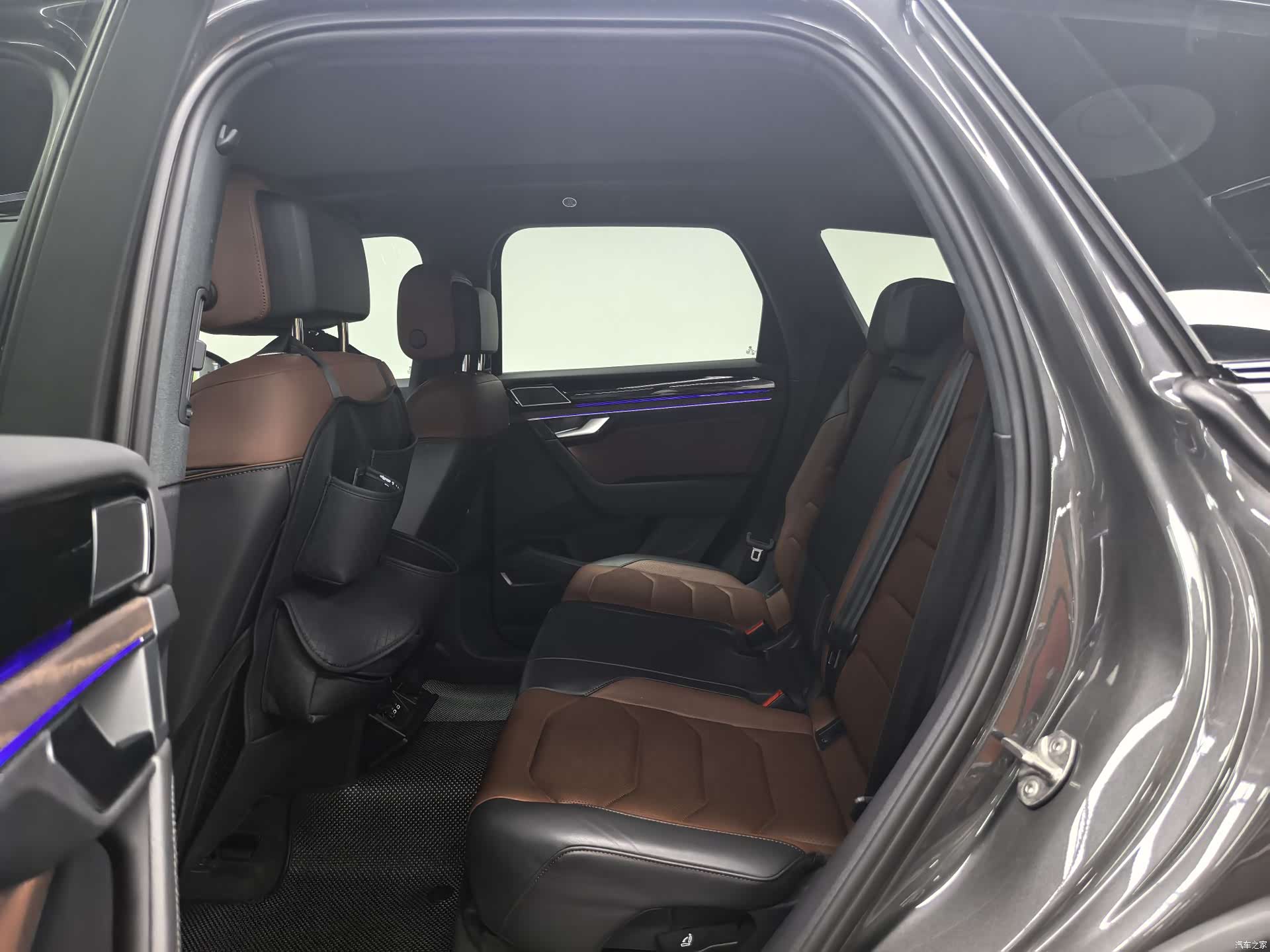 Volkswagen Touareg, 2021 все фото
