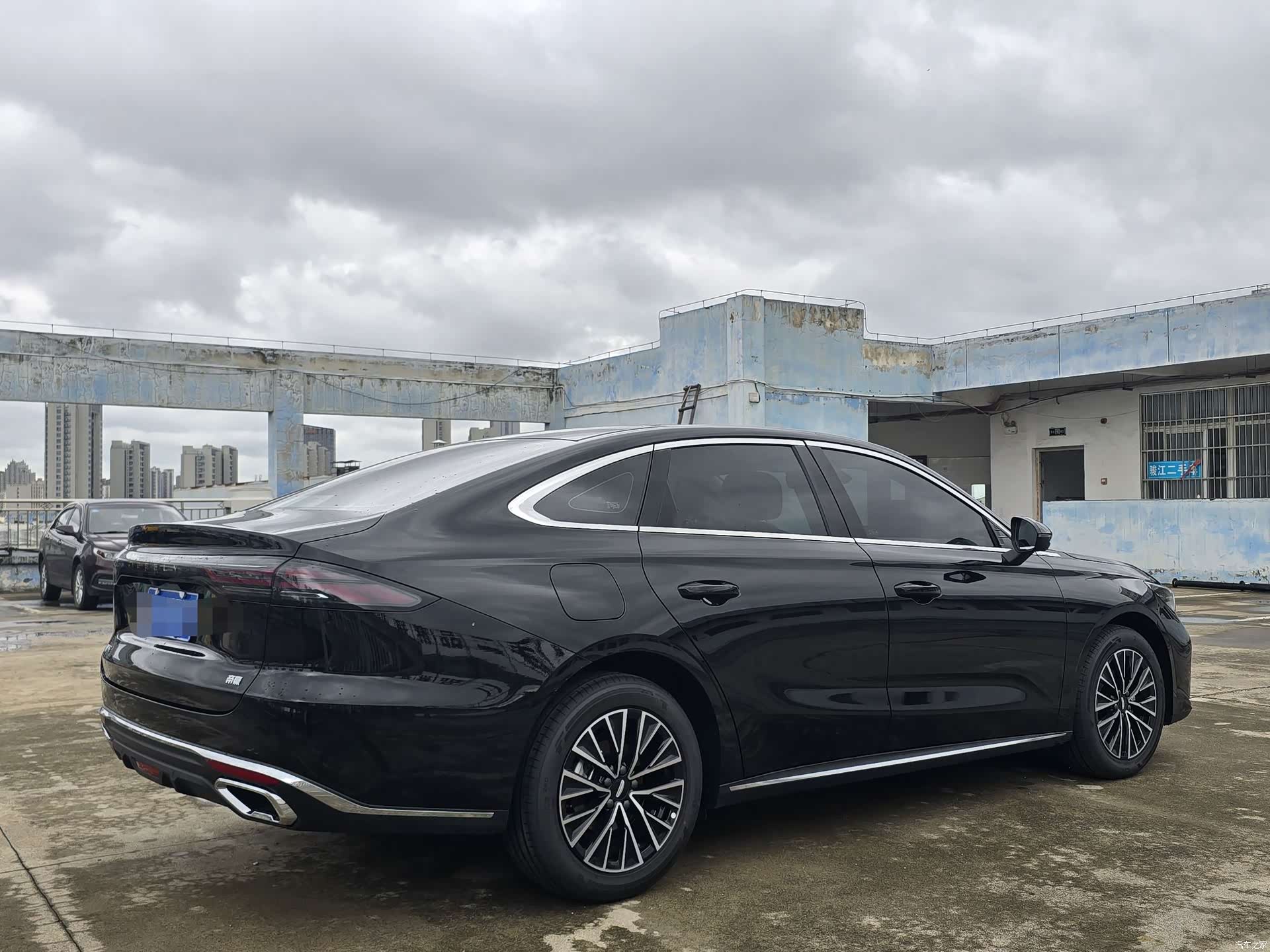 Geely Emgrand, 2026 все фото