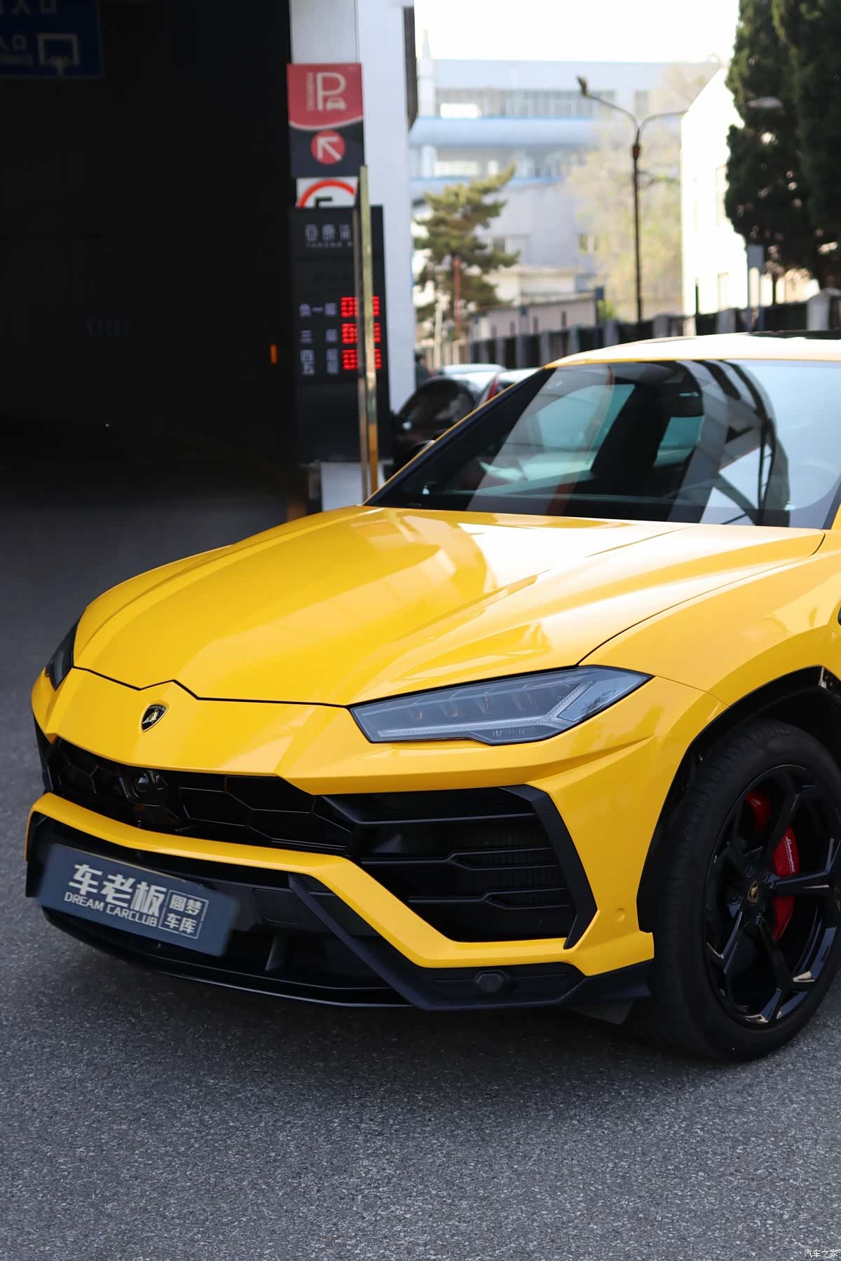 Lamborghini Urus, 2020 все фото