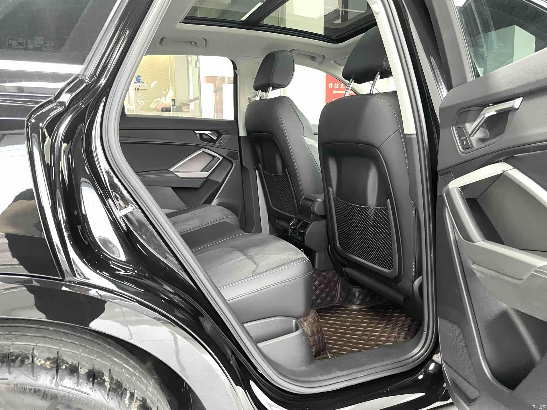 Audi Q3, 2023 13