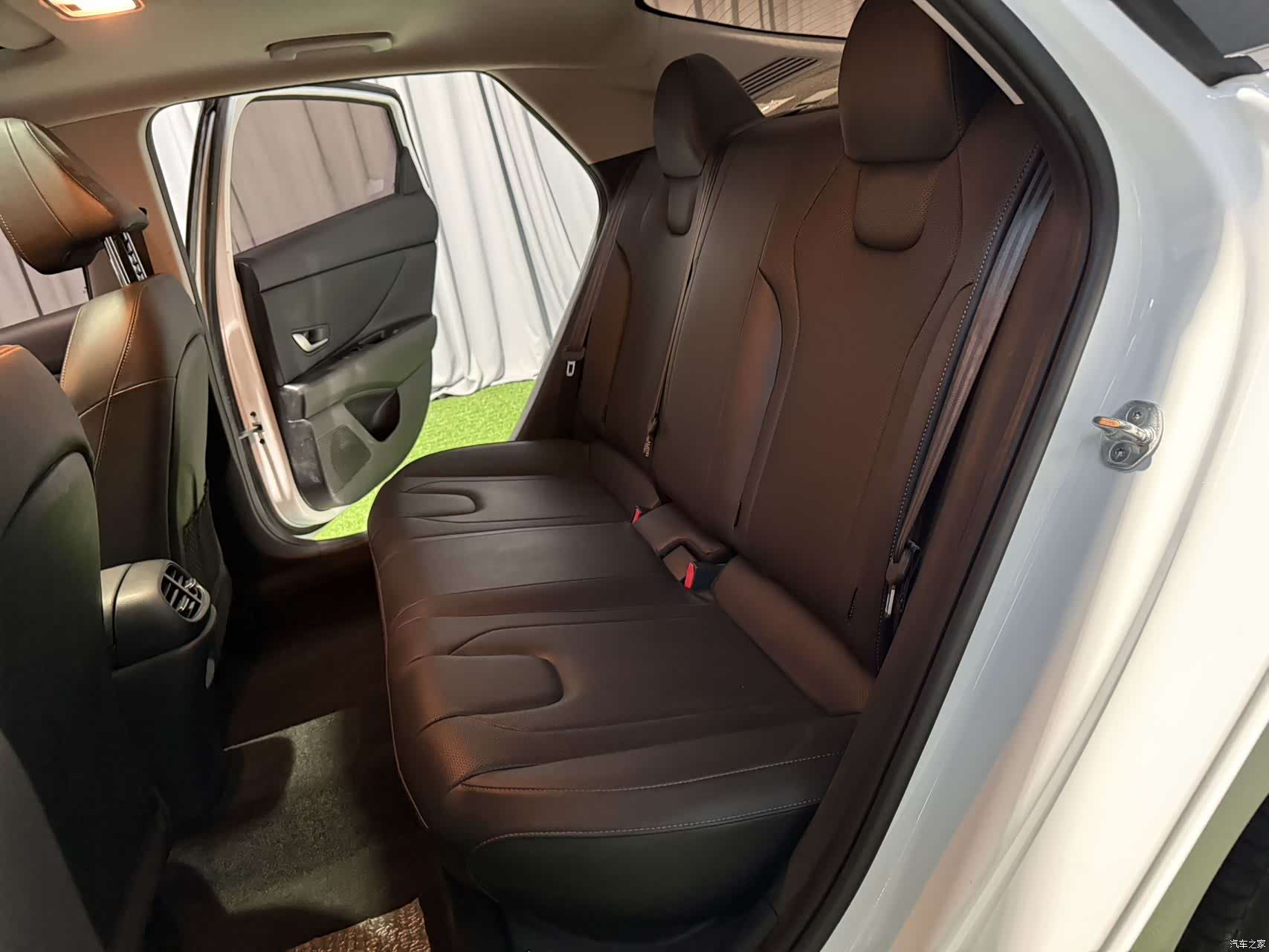 Hyundai Elantra, 2023 9