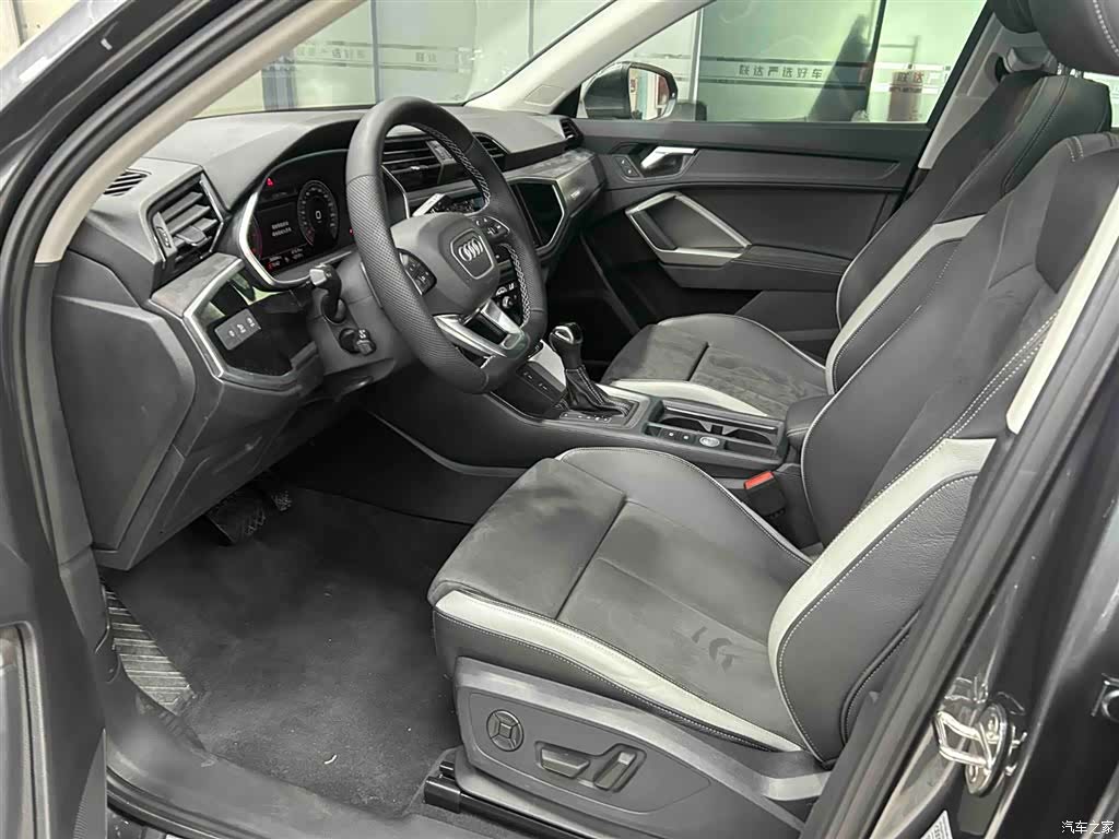 Audi Q3, 2022 11