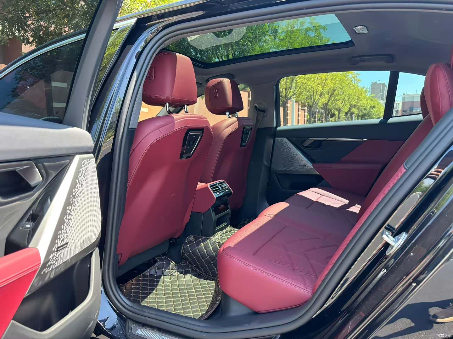 BMW 5 Series, 2025 все фото