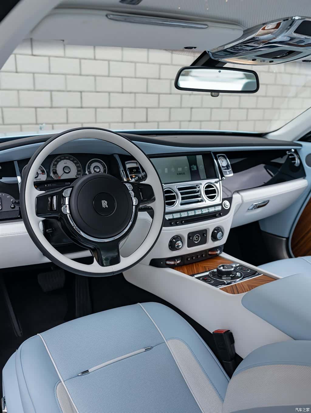 Rolls-Royce Wraith, 2017 10