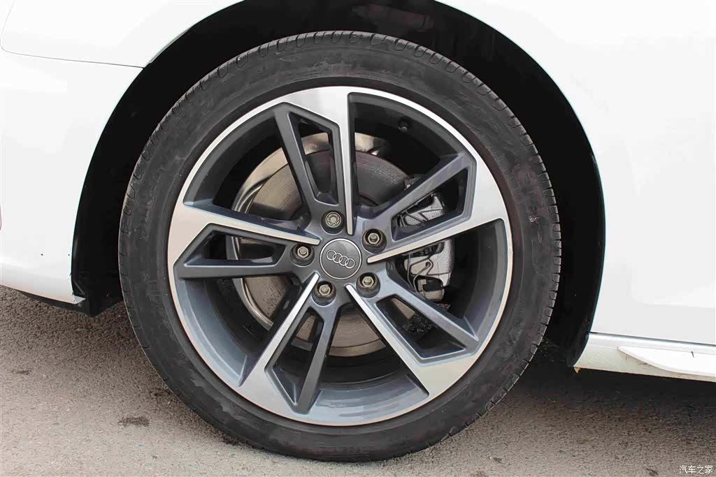Audi A4L, 2021 13