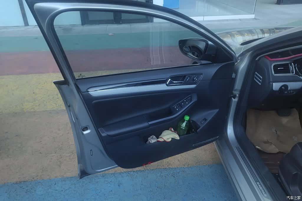Volkswagen Sagitar, 2016 7