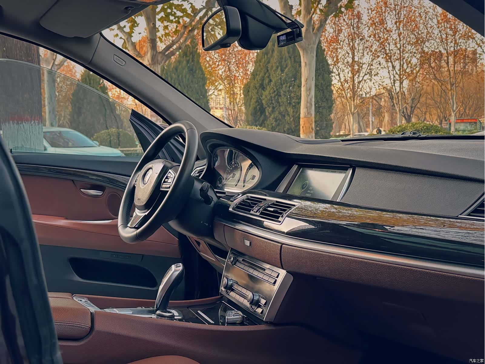 BMW 5 Series, 2011 16