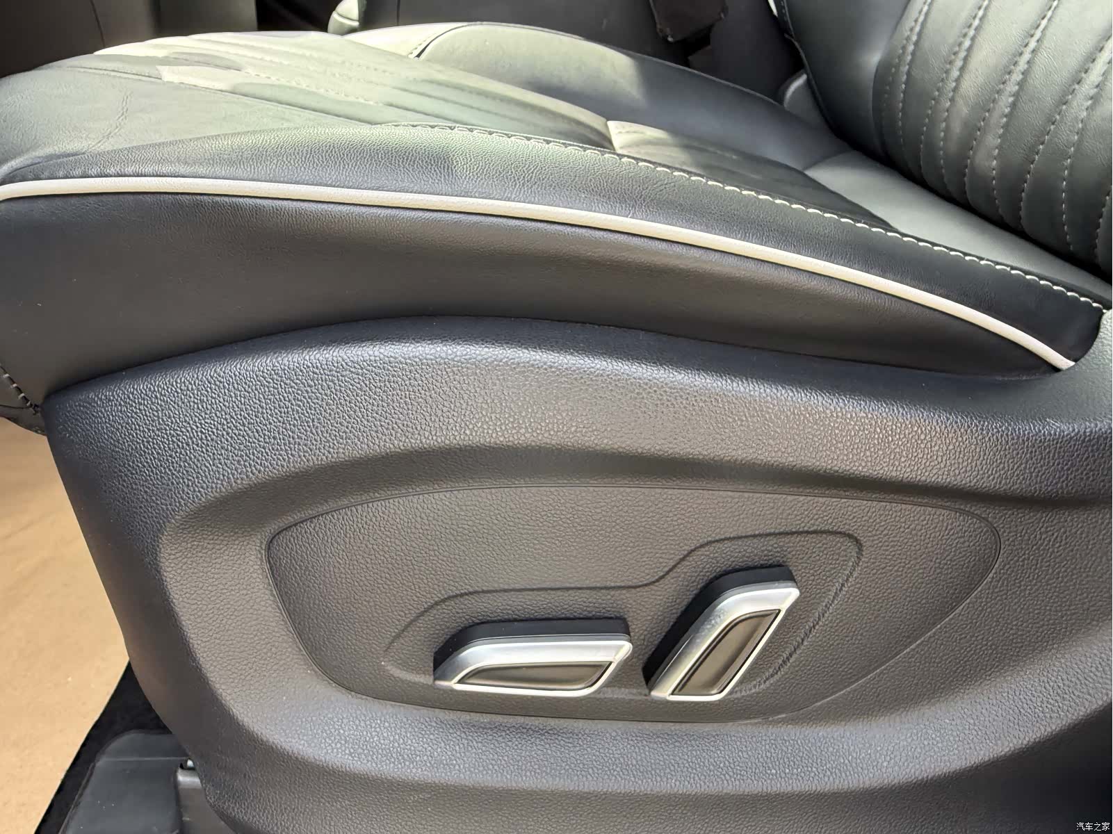 Roewe iMAX8, 2023 11