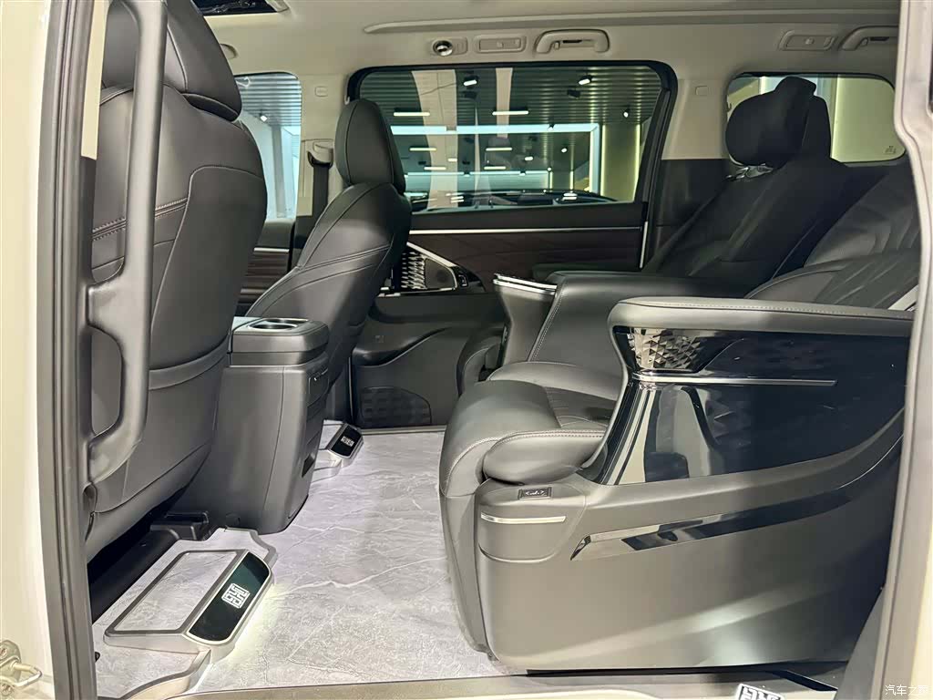 Trumpchi M8, 2025 28