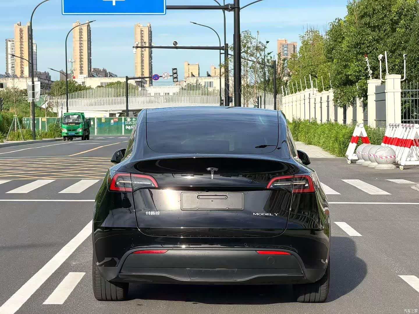 Tesla Model Y, 2021 4