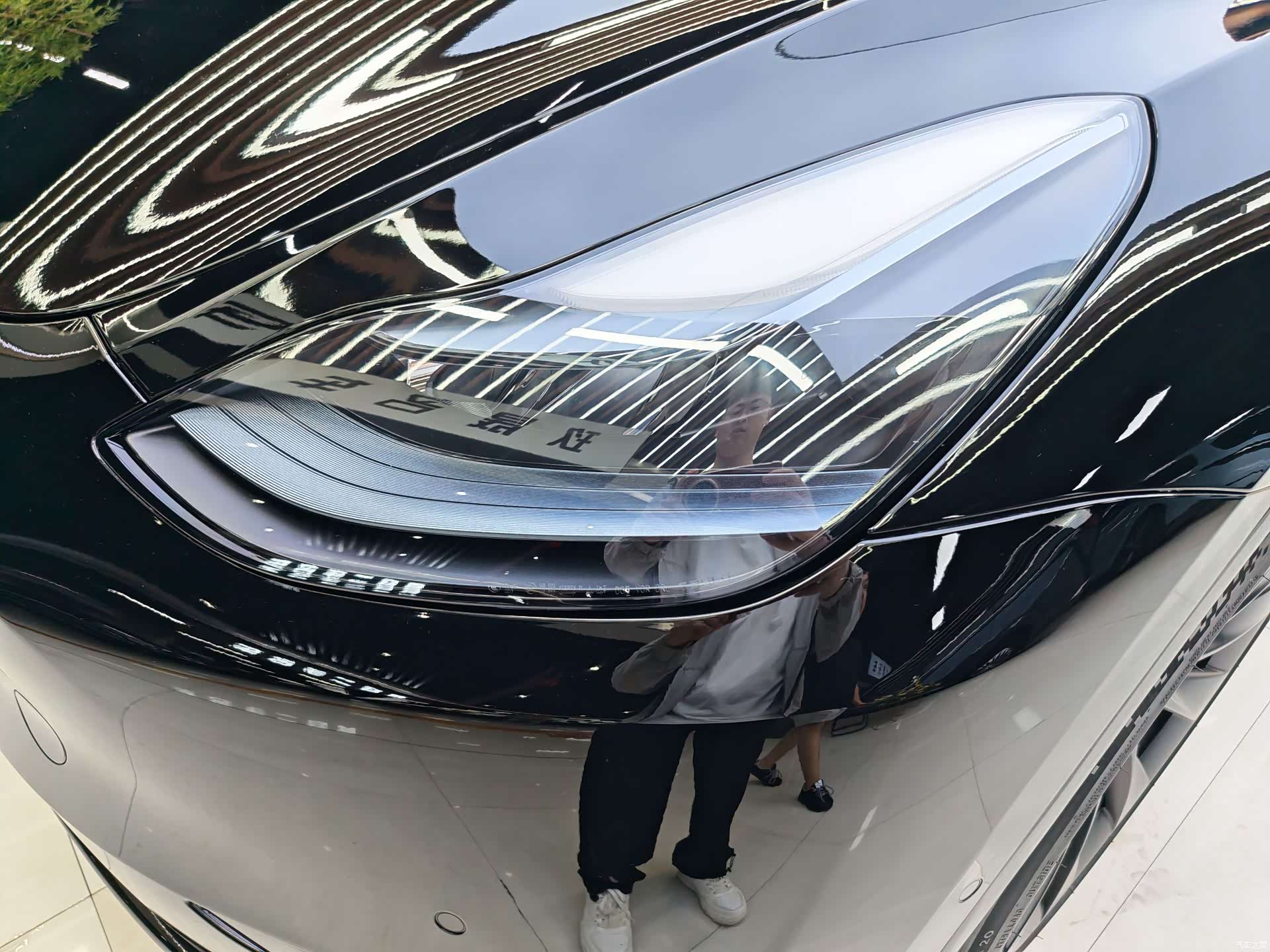 Tesla Model Y, 2023 17