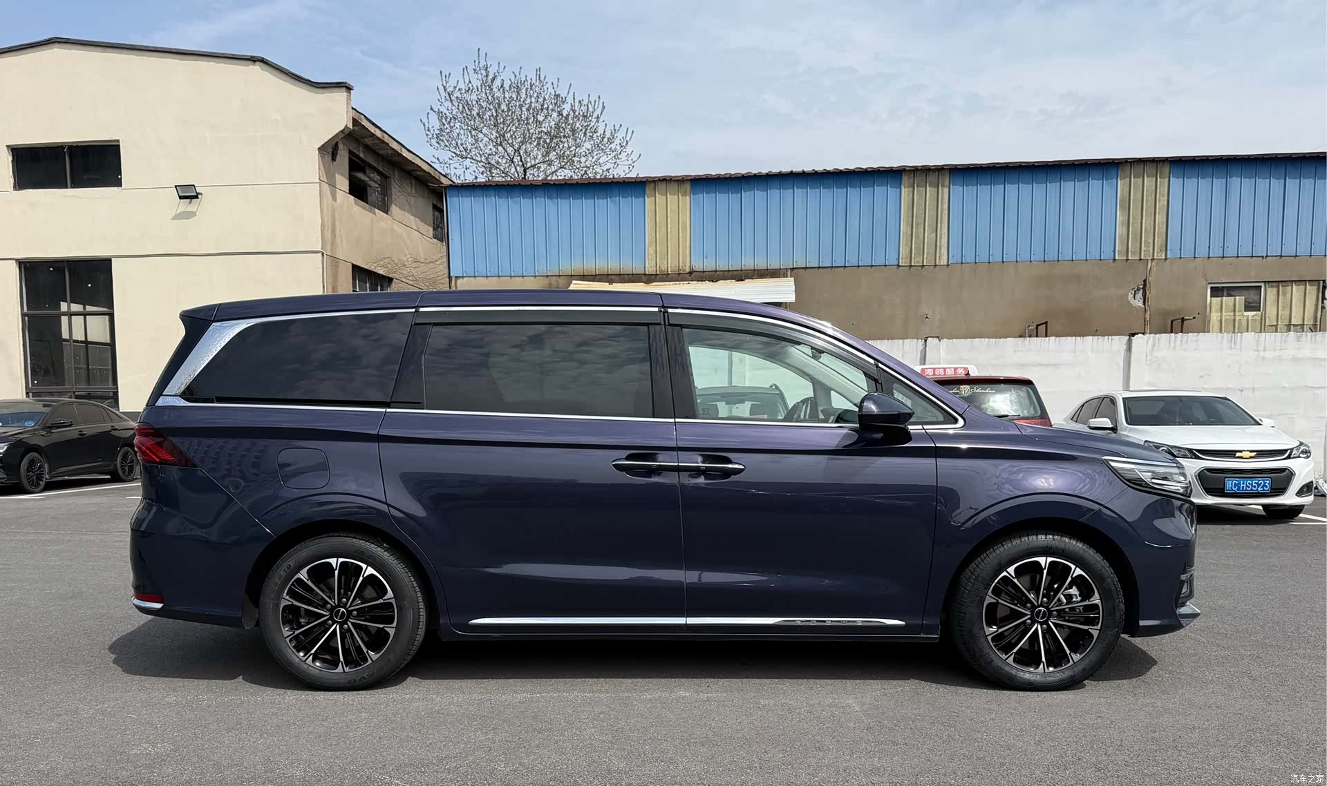 Roewe iMAX8, 2023 25