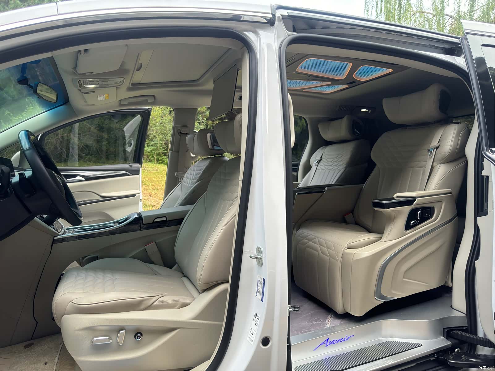 Buick GL8, 2023 9