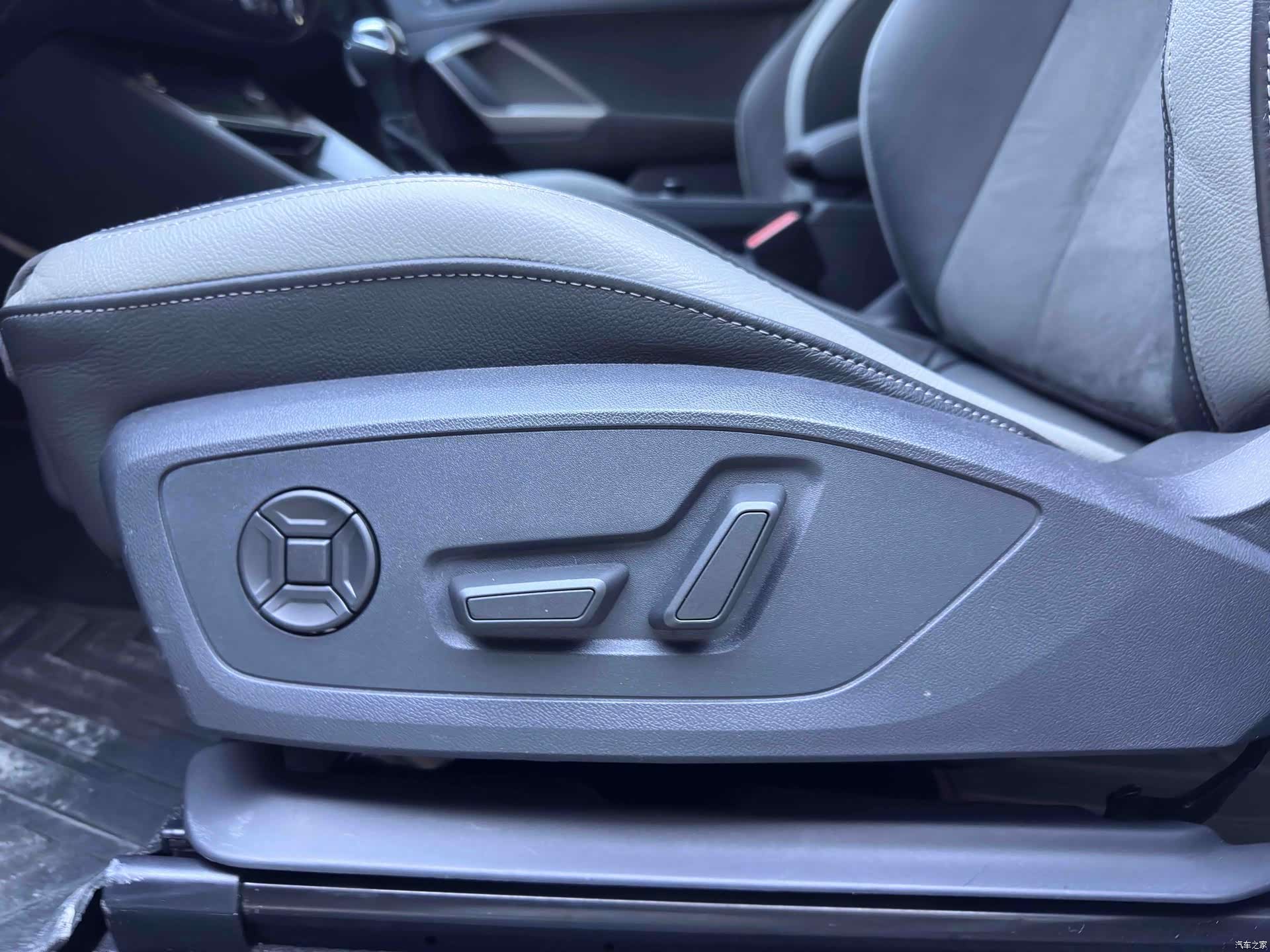 Audi Q3, 2023 20